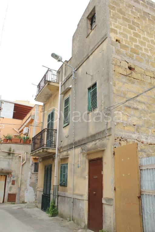 Appartamento in vendita a Palermo cortile 2 Parisi, 2