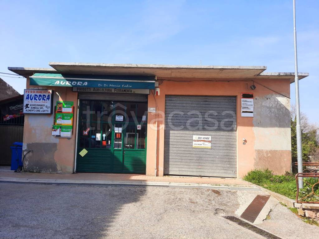 Negozio in vendita a Cantalupo in Sabina viale Giuseppe Verdi