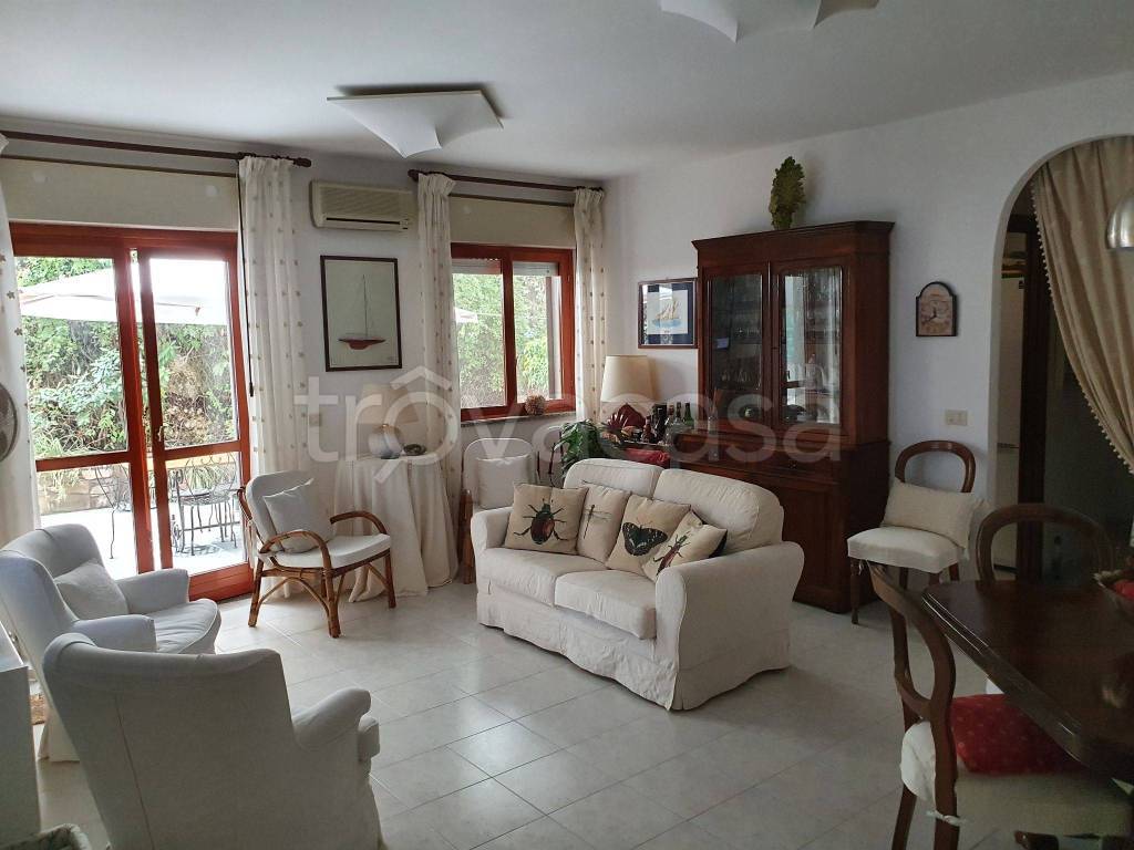 Appartamento in in vendita da privato a Carloforte via Sandro Pertini, 39