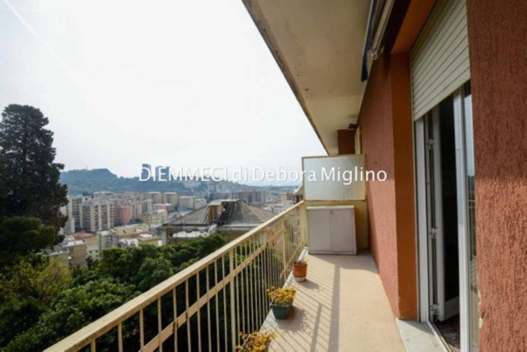 Appartamento in vendita a Genova via Domenico Oliva 46