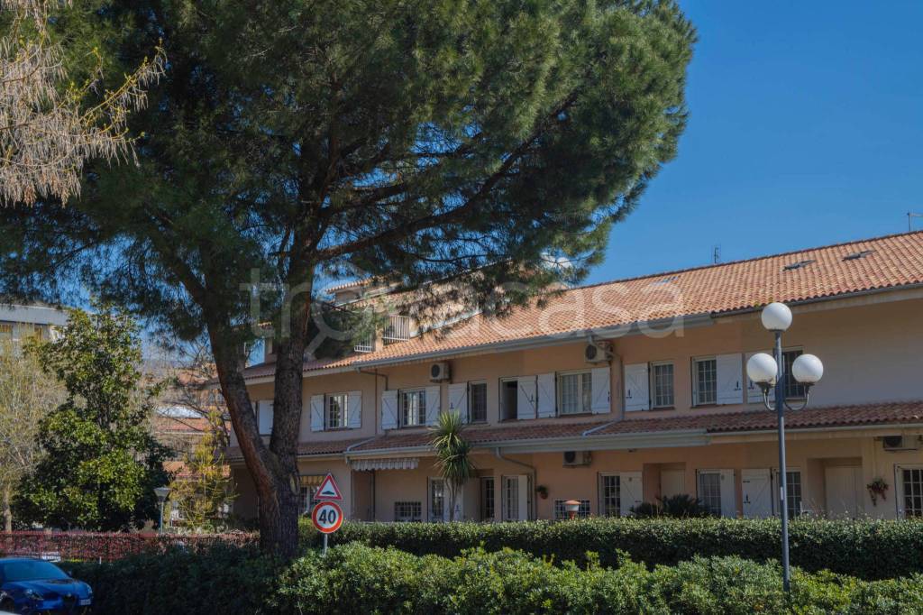Villa a Schiera in vendita a Rende via Leonida Repaci