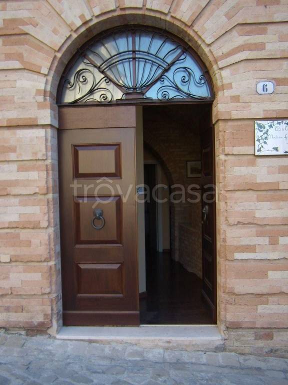 Appartamento in in vendita da privato a Montelupone via Roma, 6