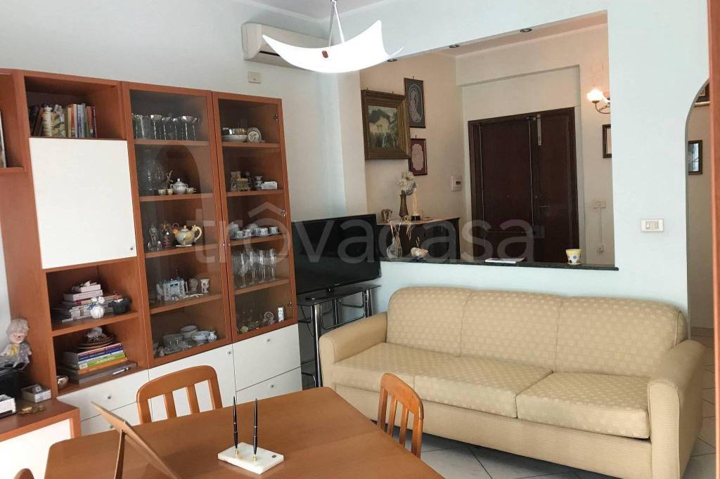 Appartamento in in vendita da privato a Paternò via Emanuele Bellia, 300