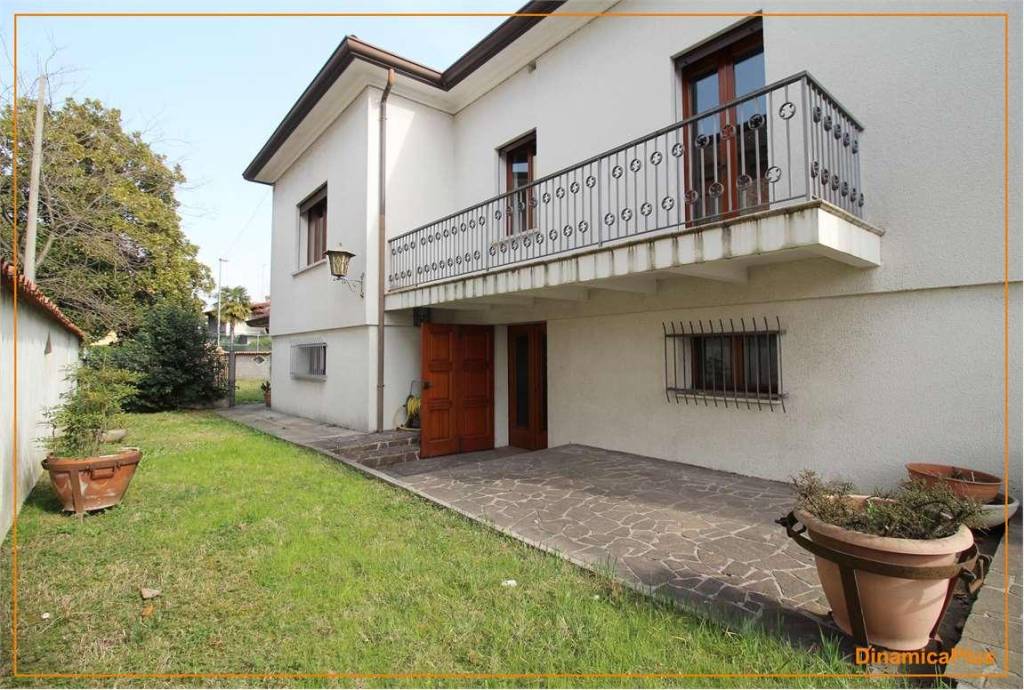 Casa Indipendente in vendita a Fontanelle via roma, 257
