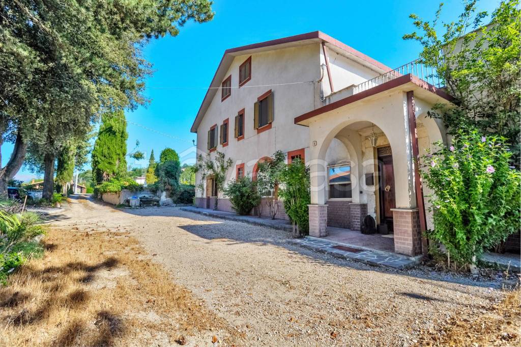 Villa in vendita ad Aielli via Sandro Petrini, 7