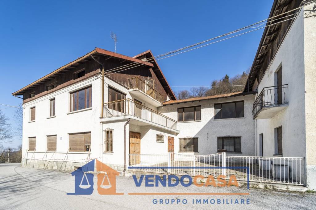 Villa Bifamiliare in vendita a Boves via San Giacomo, 9