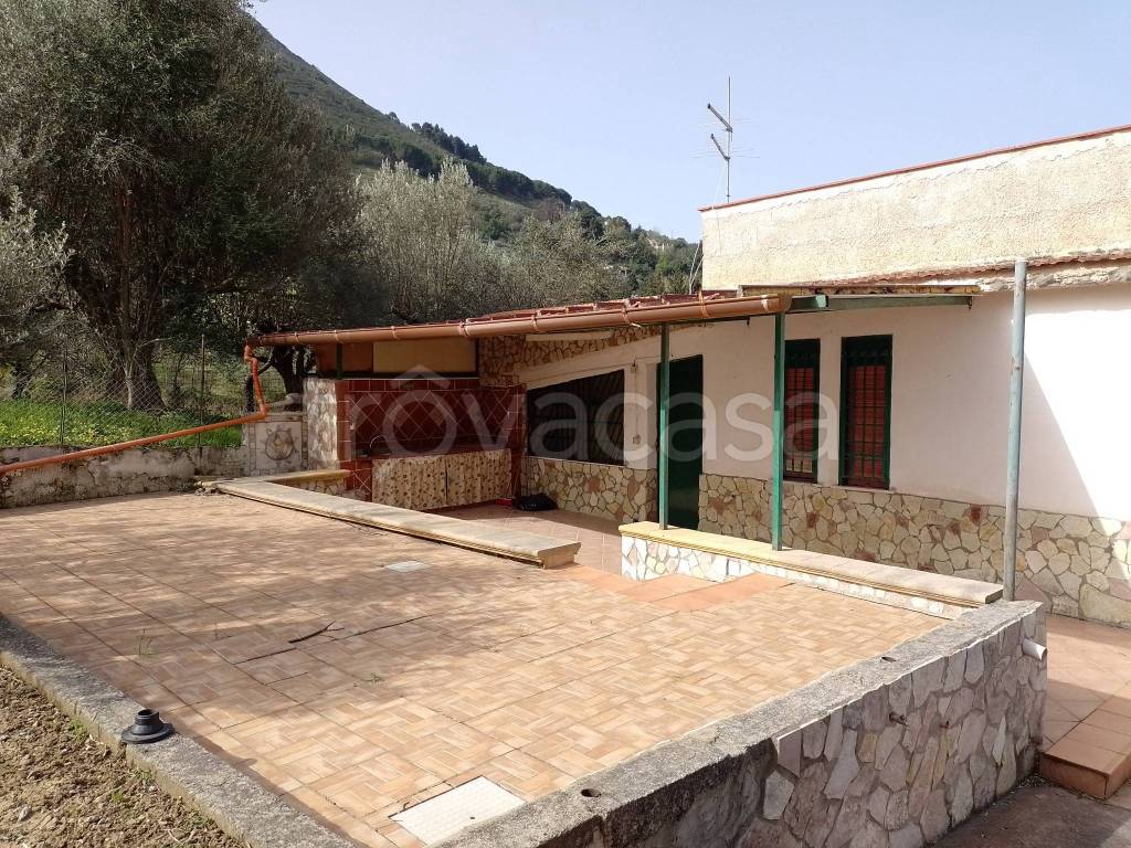 Villa a Schiera in vendita a Carini via Erbe Bianche
