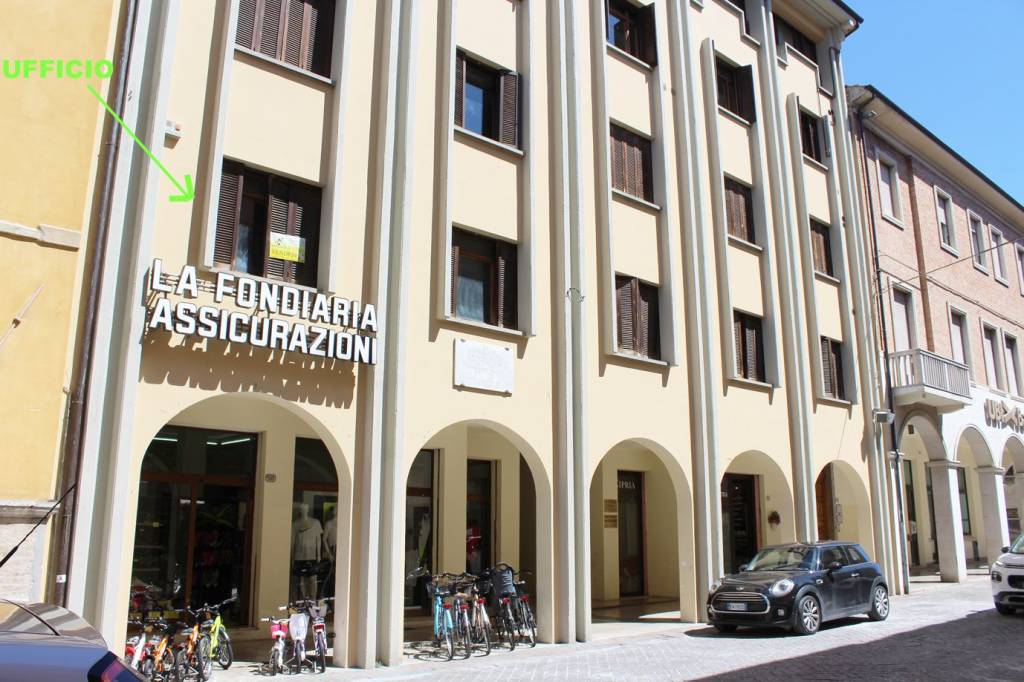 Ufficio in vendita a Fossombrone corso Giuseppe Garibaldi