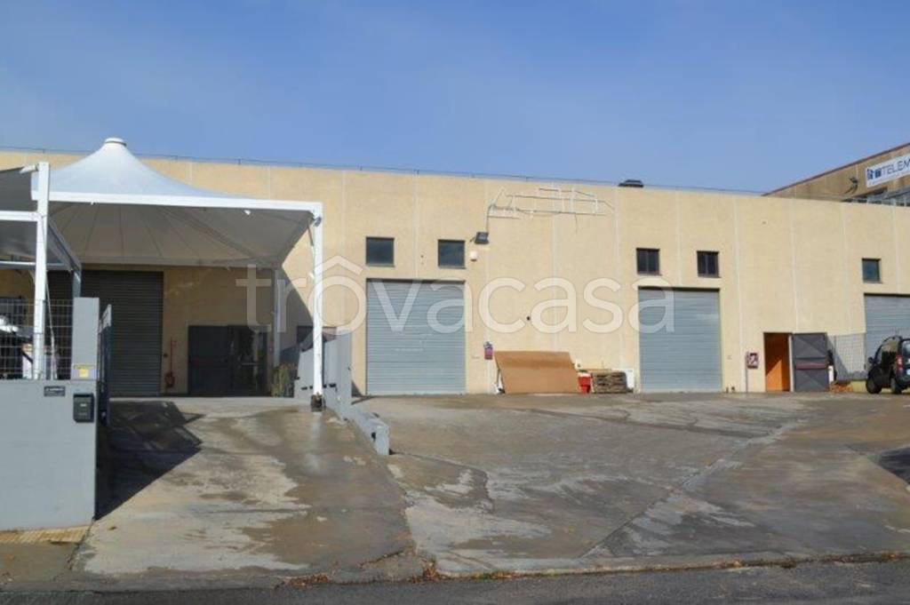 Capannone Industriale in vendita a Sassari strada Predda Niedda ,28
