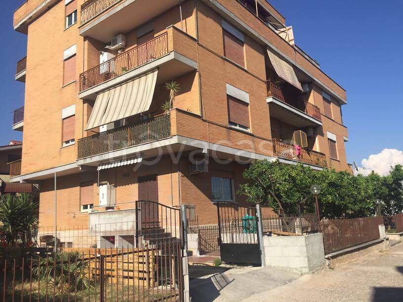 Appartamento in vendita a Guidonia Montecelio via Giuseppe Garibaldi, 15
