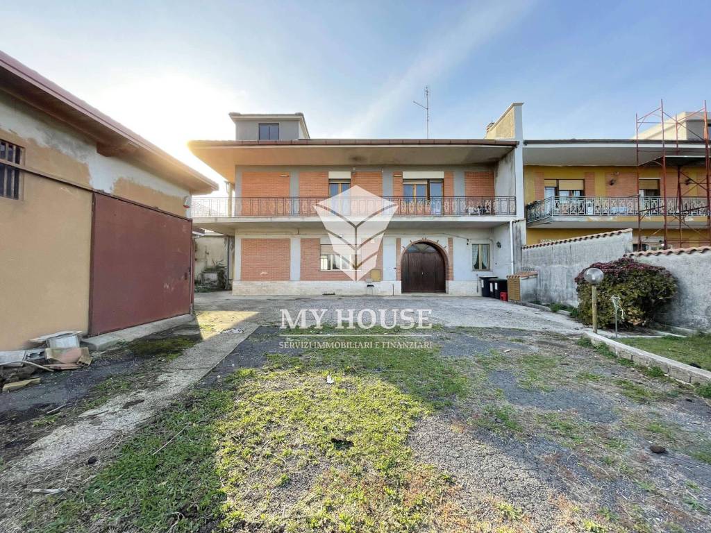 Villa in vendita a San Cesareo via Casilina, 570