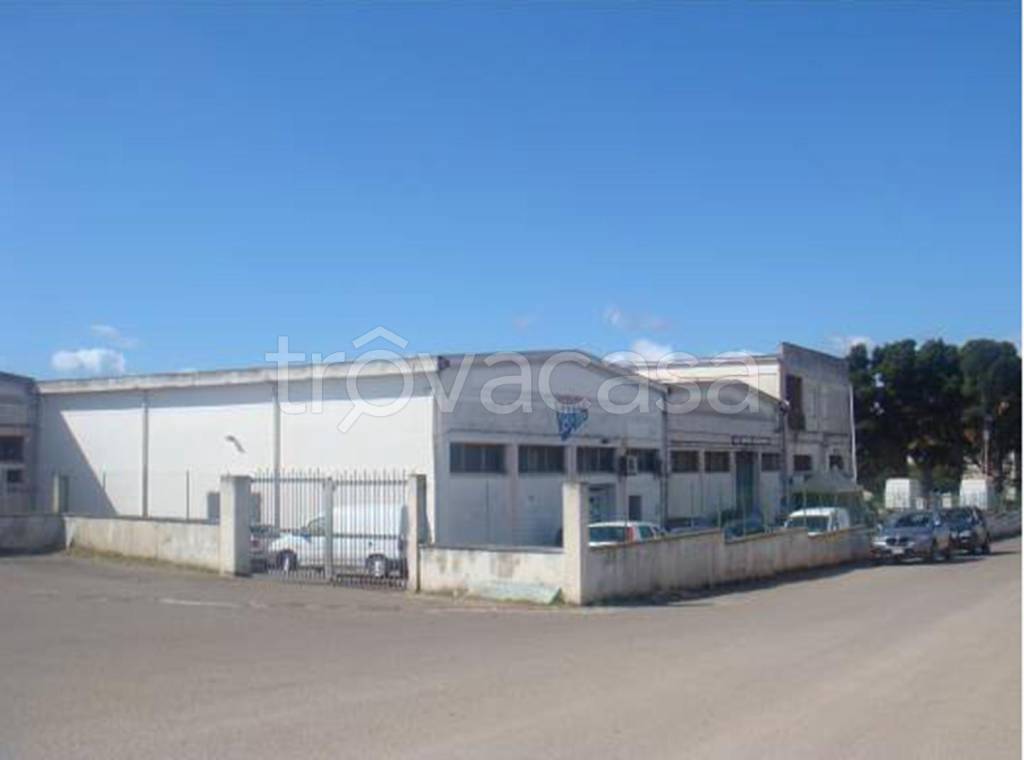 Capannone Industriale in vendita a Cagliari viale Elams,145