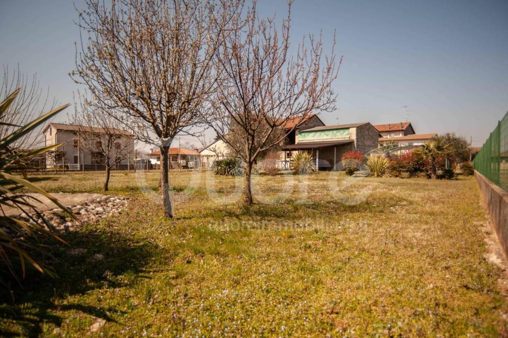 Terreno Residenziale in vendita a Pozzuolo del Friuli via lavariano, 26