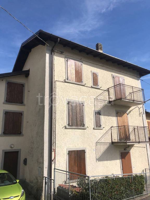 Appartamento in in vendita da privato a Berbenno via Dante Alighieri, 46