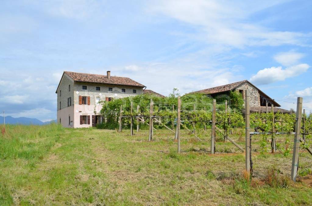 Casa Indipendente in vendita a Giavera del Montello via Mancino