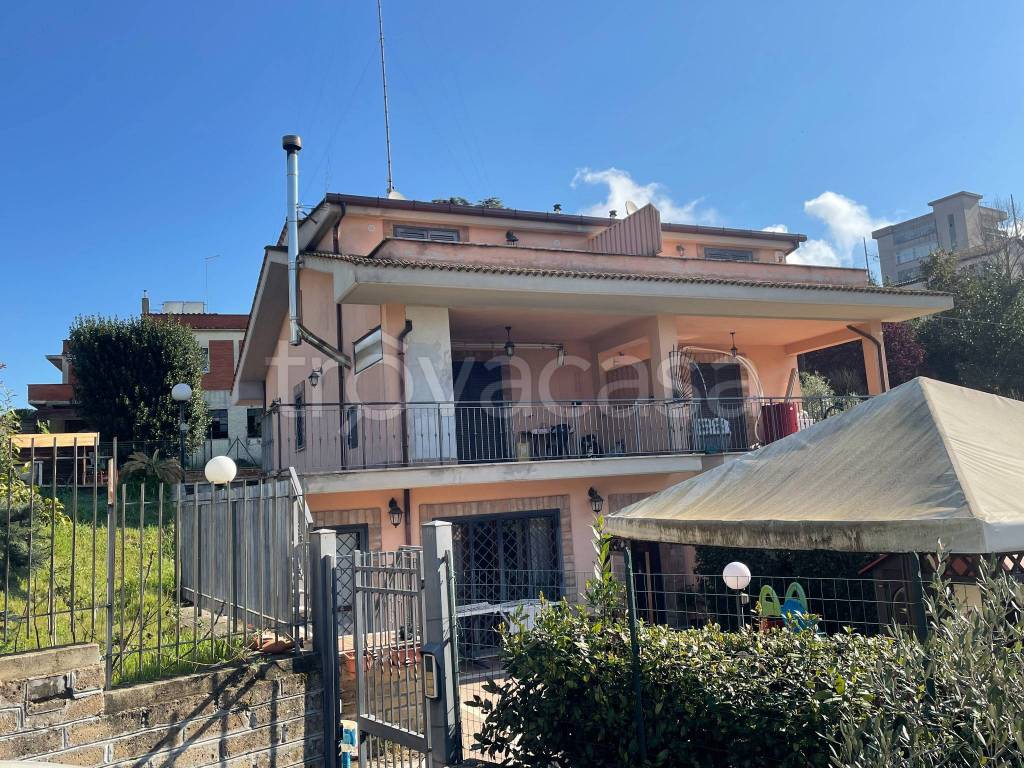 Villa Bifamiliare in vendita a Castelnuovo di Porto via Aldo Moro, 9/a