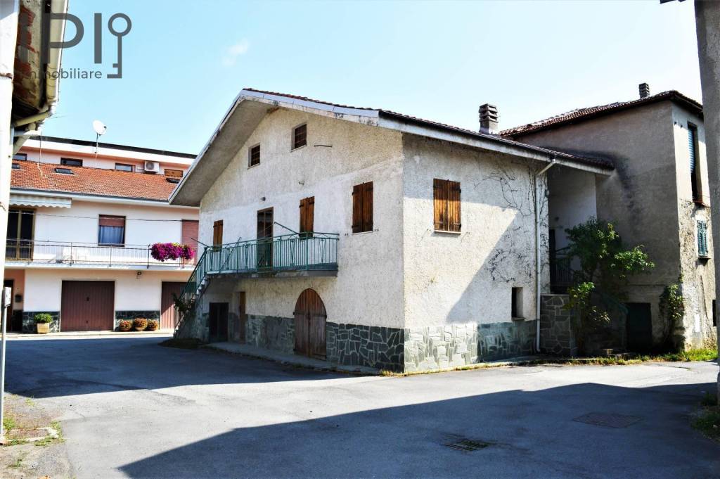 Villa in vendita a Piana Crixia località Praie, 12