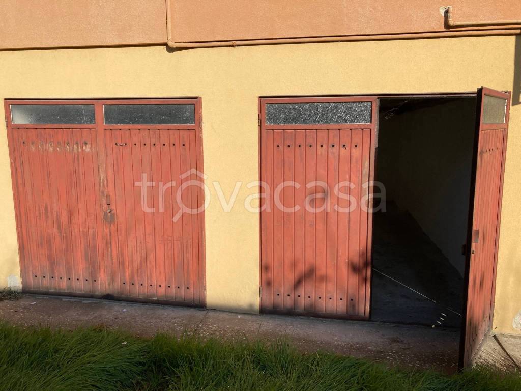 Garage in vendita a Venezia via dei Tulipani, 7
