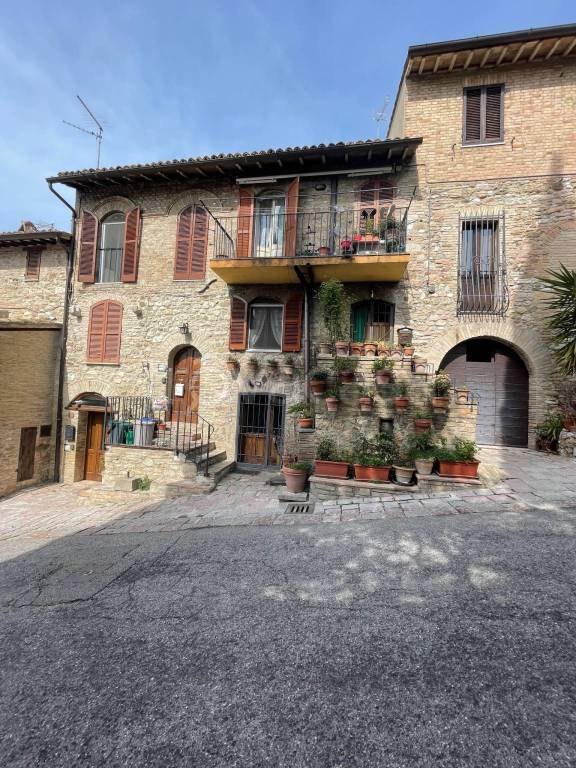 Casa Indipendente in in vendita da privato ad Assisi via Giuseppe Aromatari