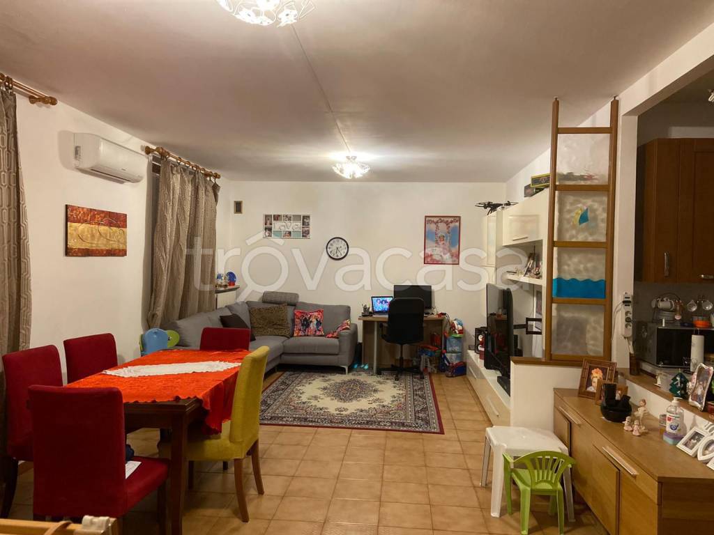 Appartamento in vendita a Vigevano via Gravellona