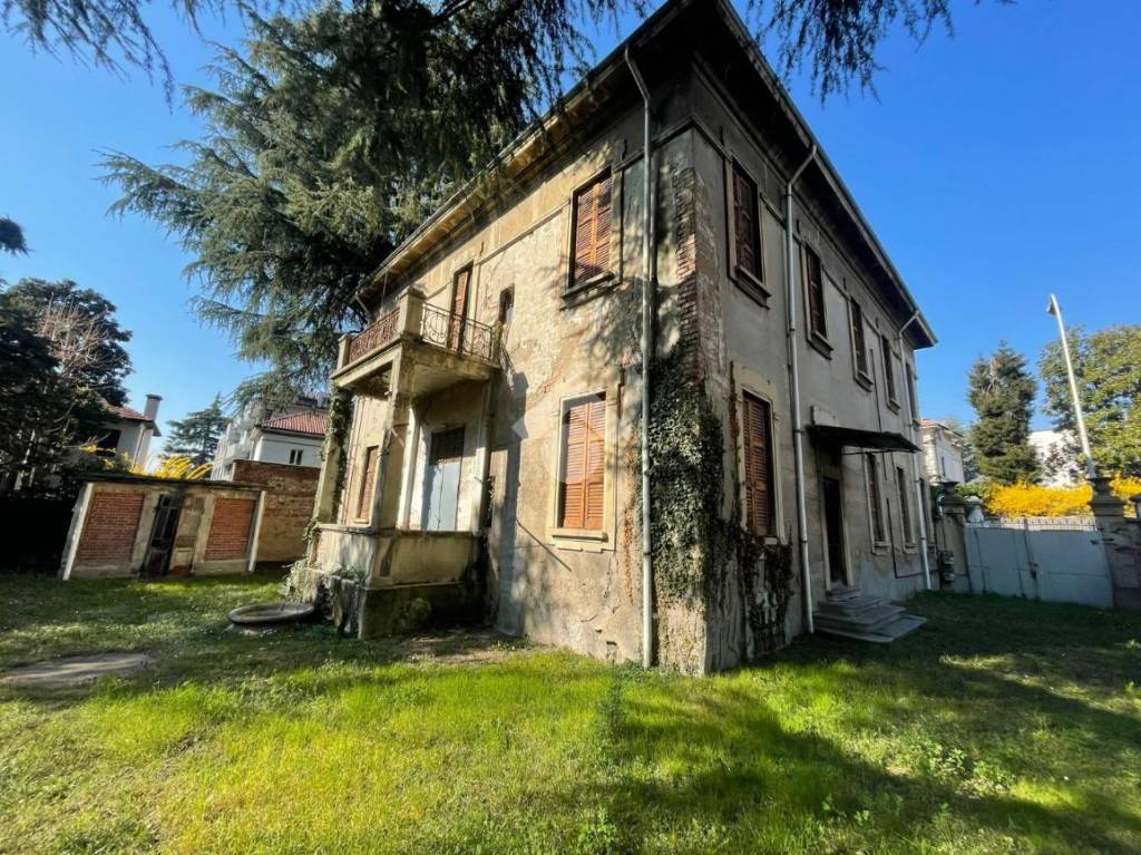 Villa in vendita a Legnano corso Sempione, 113