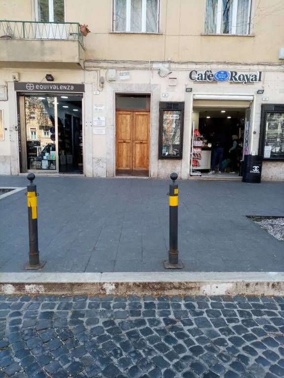Negozio in in vendita da privato a Frascati piazza del Mercato, 18