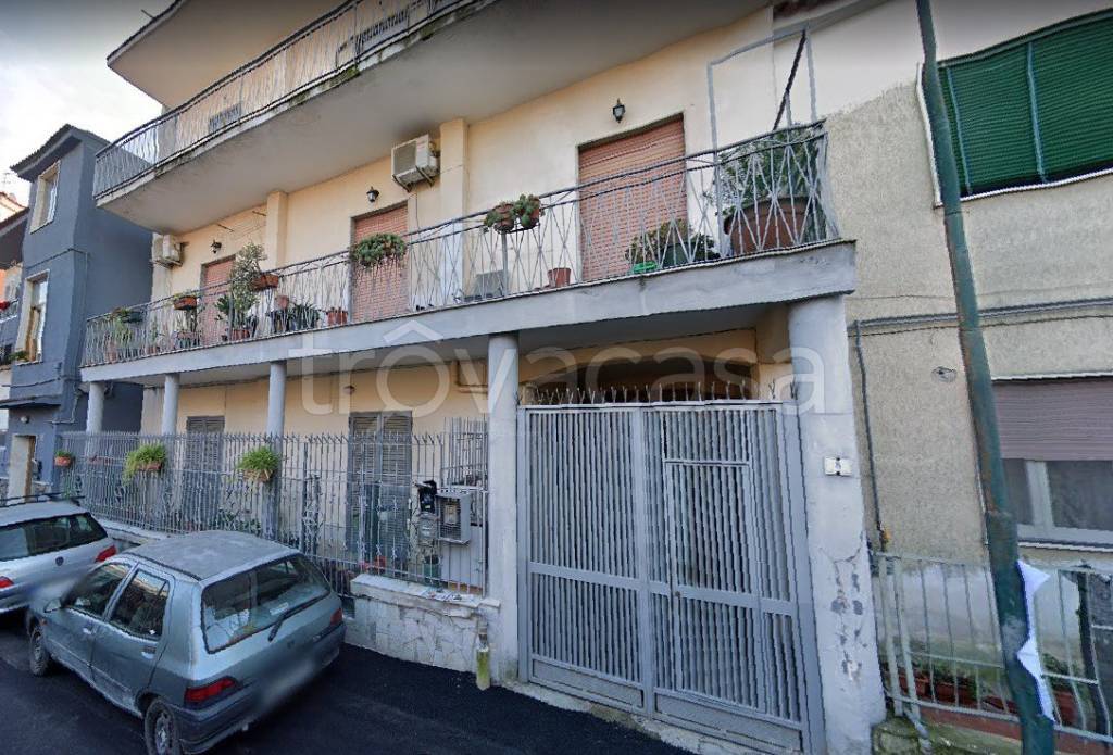 Intero Stabile in vendita a Casalnuovo di Napoli via Giacomo Leopardi, 8