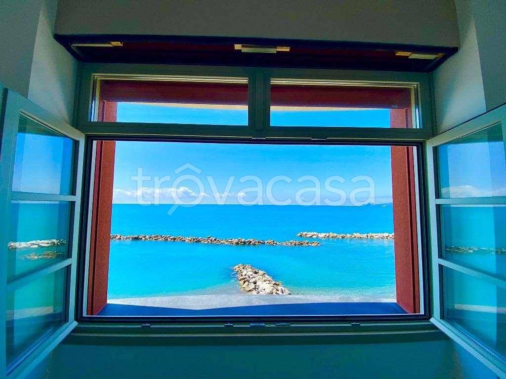 Appartamento in vendita a Chiavari corso valparaiso