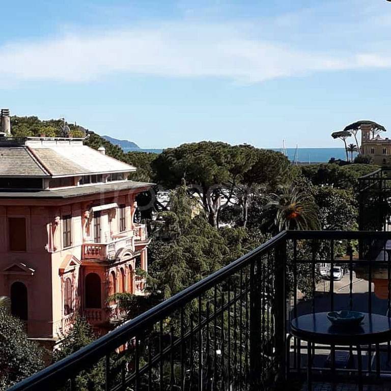 Appartamento in vendita a Rapallo corso Cristoforo Colombo