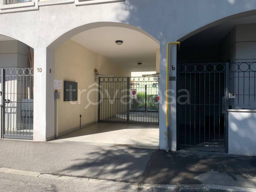 Garage in vendita a Seregno via San Benedetto, 8