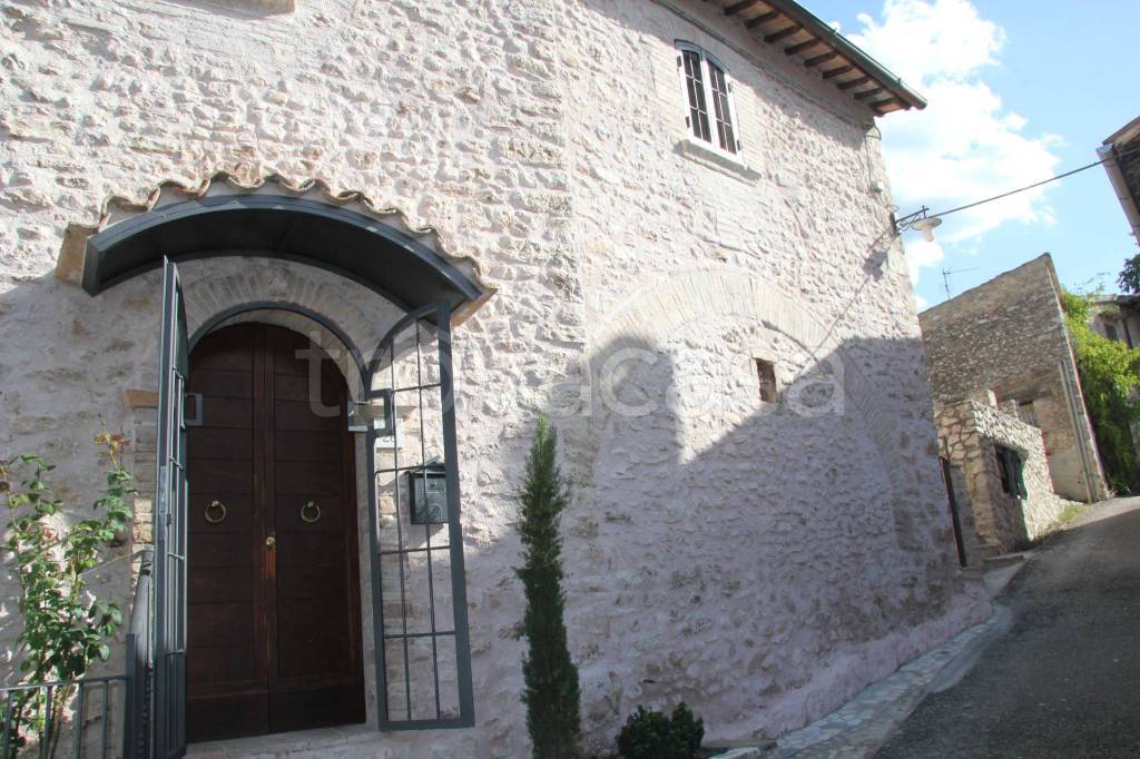 Casale in vendita a Spoleto frazione Poreta