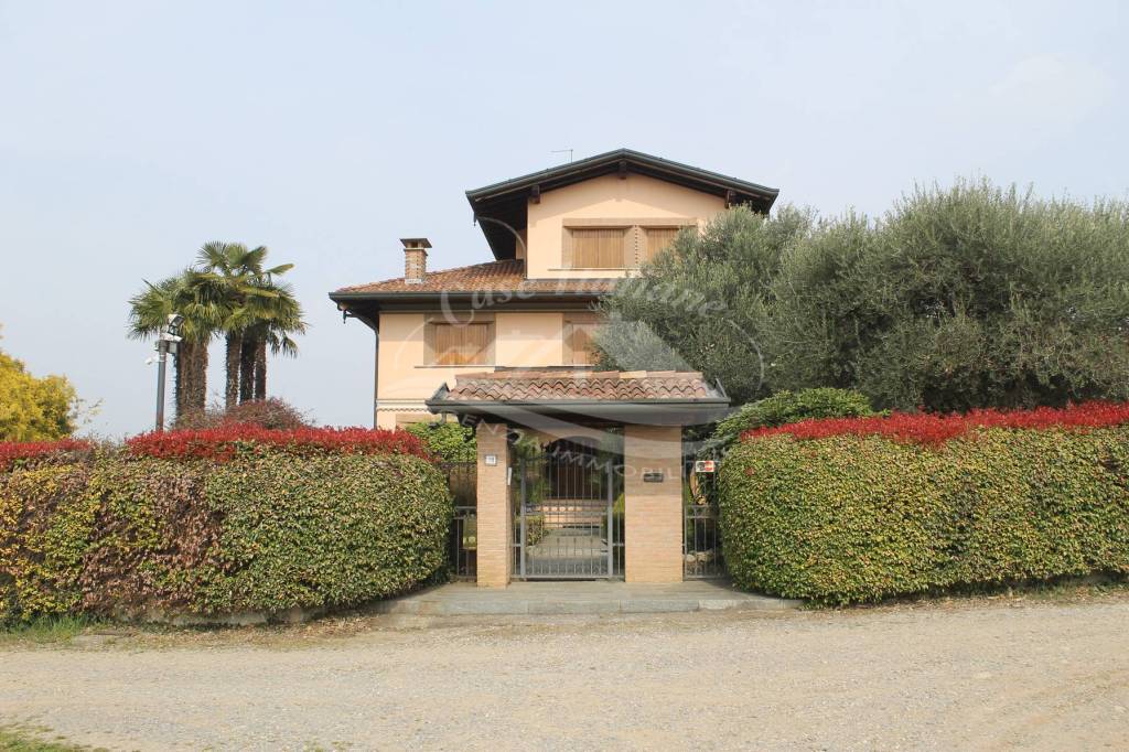 Villa in vendita a Vertemate con Minoprio via Roma