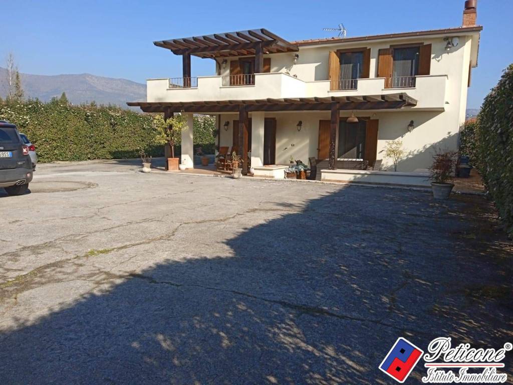 Villa in vendita a Fondi via Lagurio