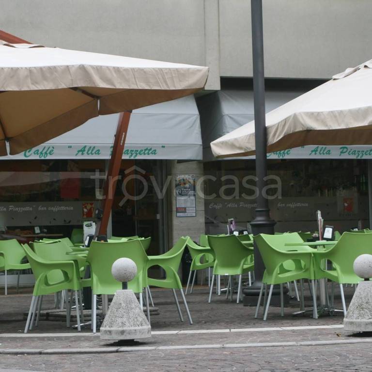 Bar in in affitto da privato a Tavagnacco piazza Unità d'Italia, 13