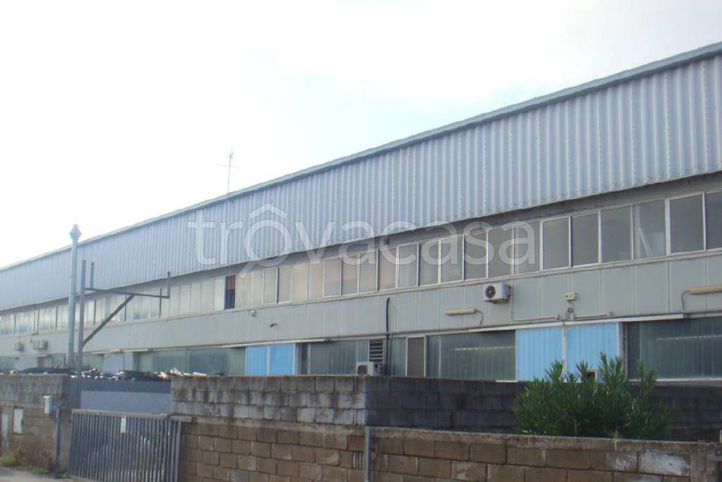 Capannone Industriale in vendita a Sassari via Predda Niedda Strada 12,snc