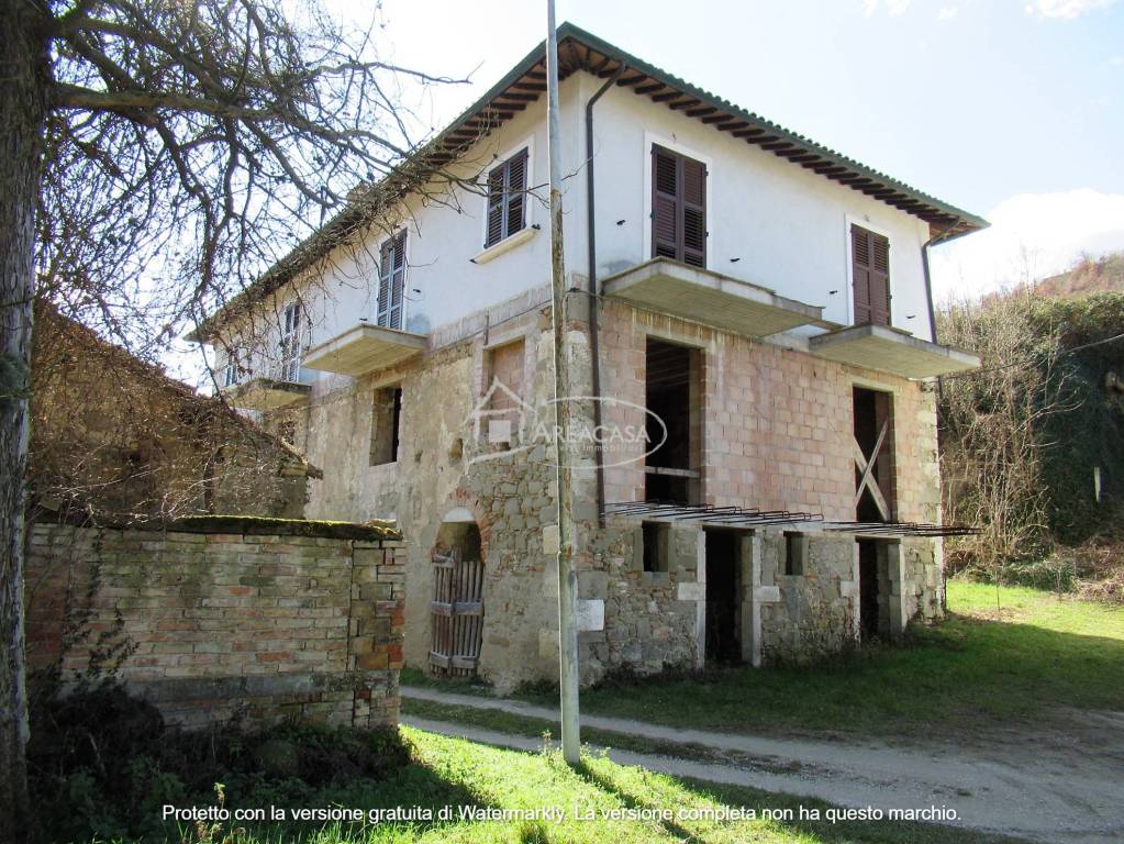 Casa Indipendente in vendita a Roccafluvione strada Salare