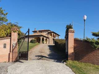 Villa in affitto a medesano via nando pesci
