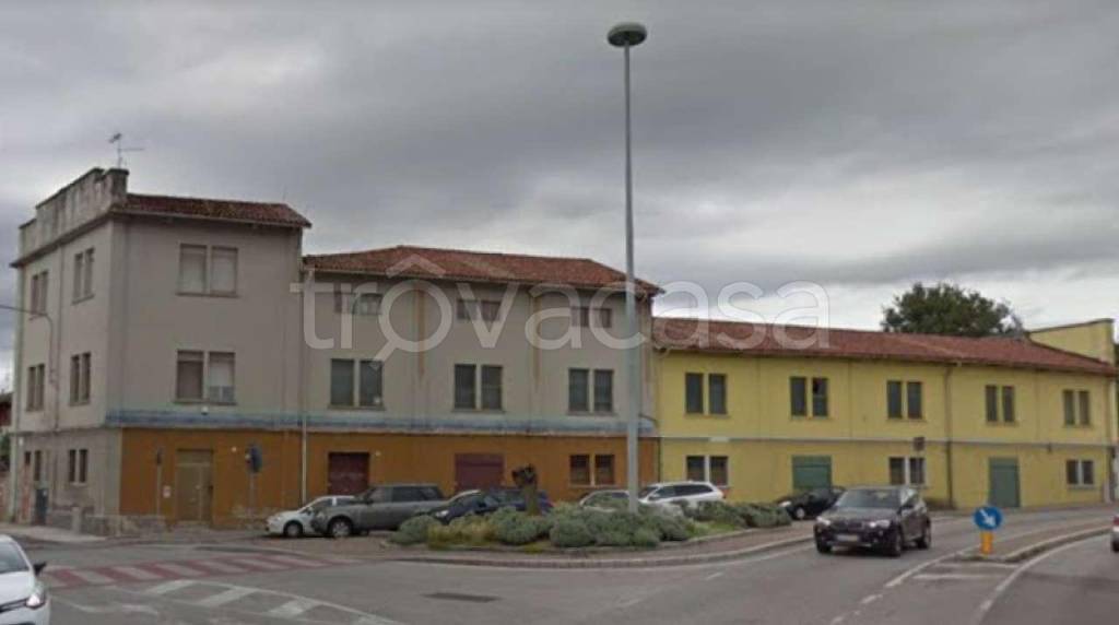 Negozio in vendita a Udine via Pozzuolo 161