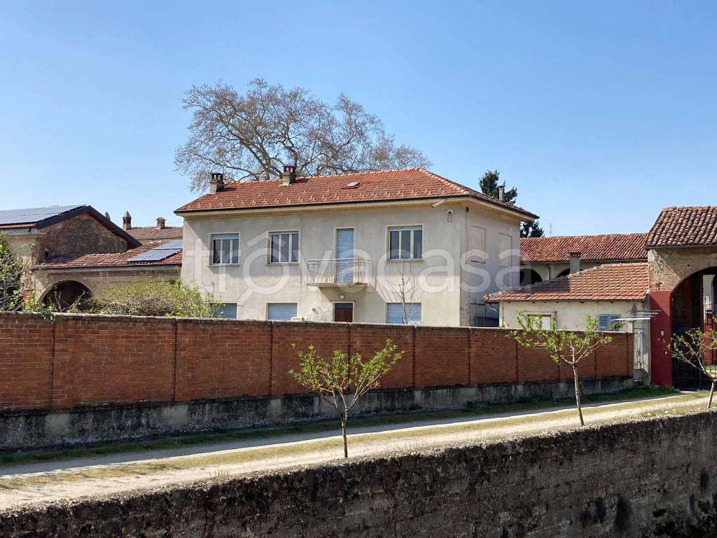 Casa Indipendente in vendita a Villanova Monferrato via Molino Stura, 4