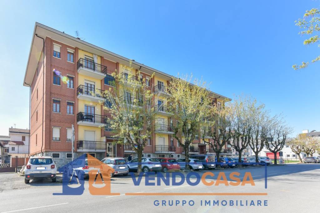 Appartamento in vendita a Carmagnola viale Giuseppe Garibaldi, 8