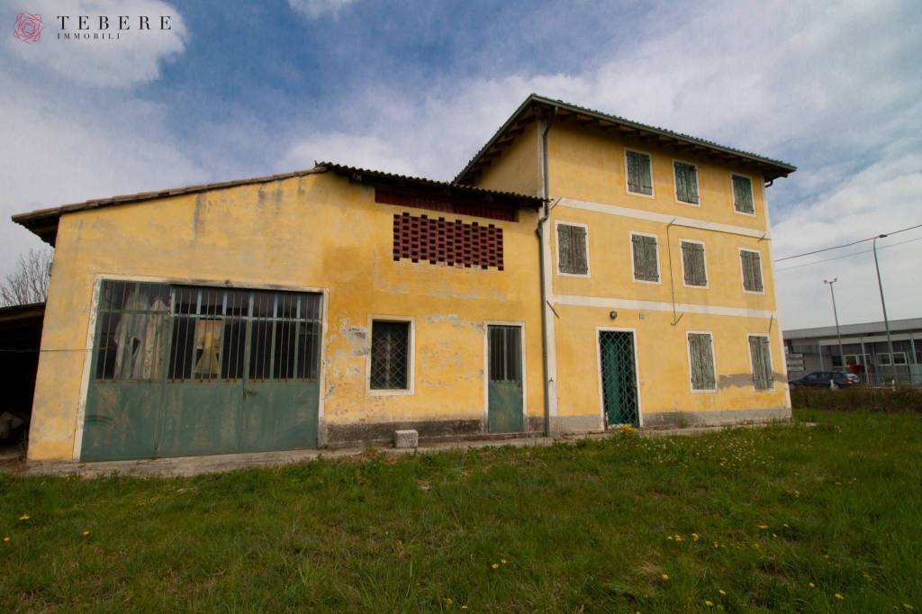 Casale in vendita a Loreggia via Roma, 48