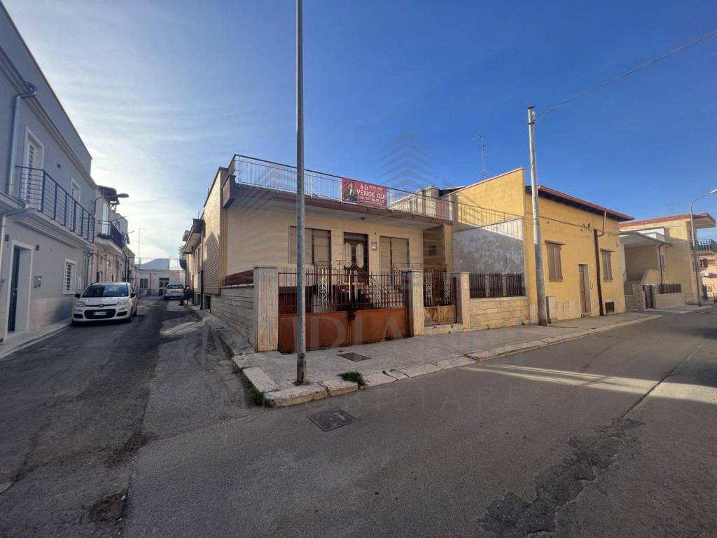 Casa Indipendente in vendita a Sannicandro di Bari via Martiri di Kindù, 108