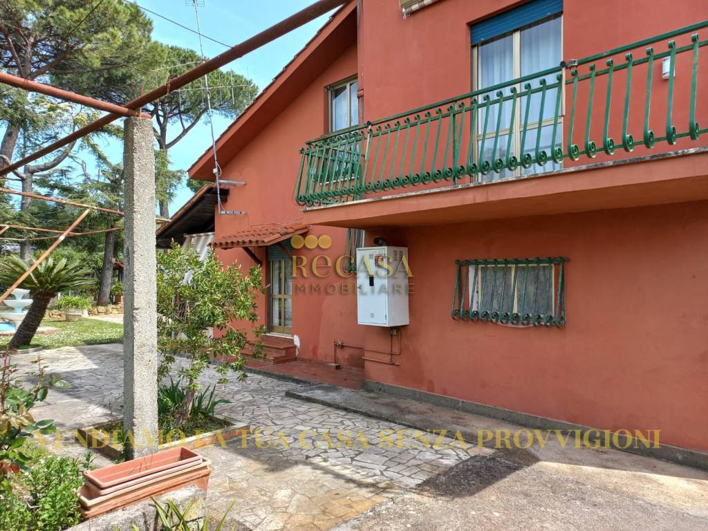 Villa in vendita a Velletri via San Paolo, 21