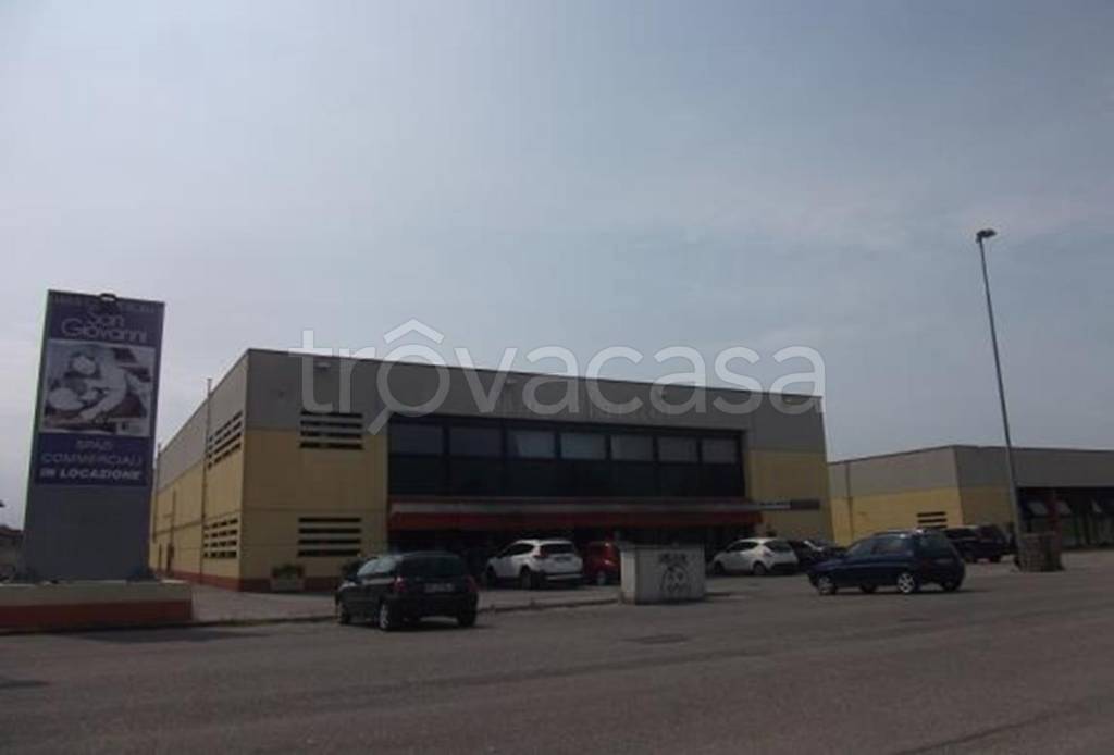 Capannone Industriale in vendita ad Asola via Puglia,6-8