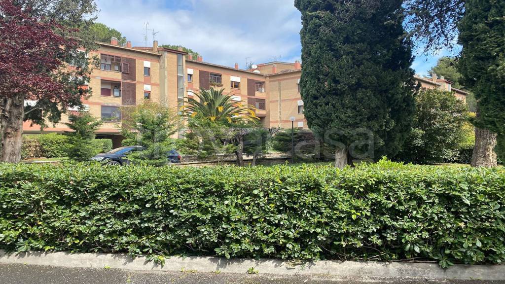 Appartamento in vendita a Roma via Angiolo Cabrini, 56