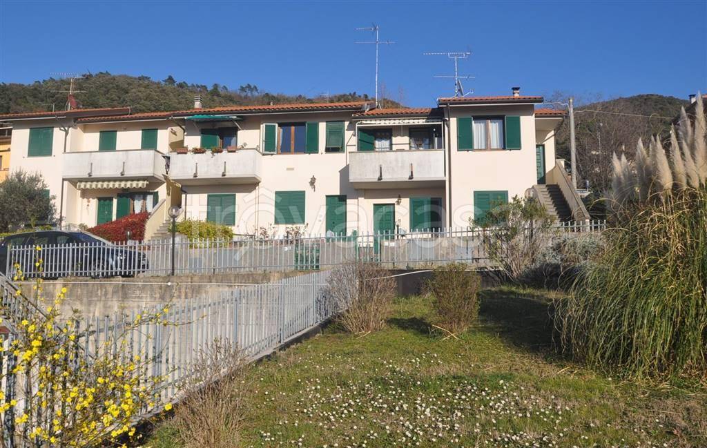 Appartamento in vendita a Castellina Marittima via Massimino Carrai