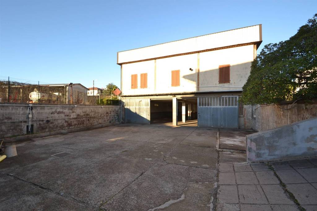 Capannone Industriale in vendita a Rosignano Marittimo via della Villana, 120