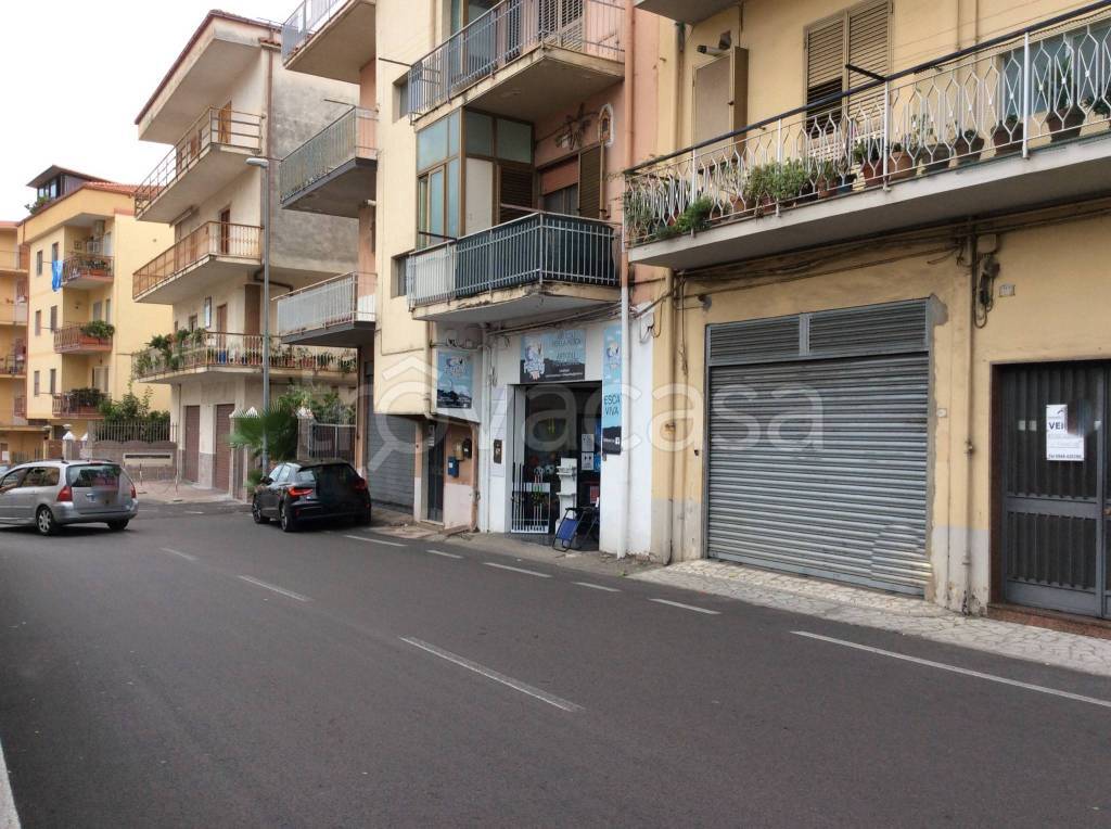 Negozio in vendita a Lamezia Terme via Nicola Nicotera, 18
