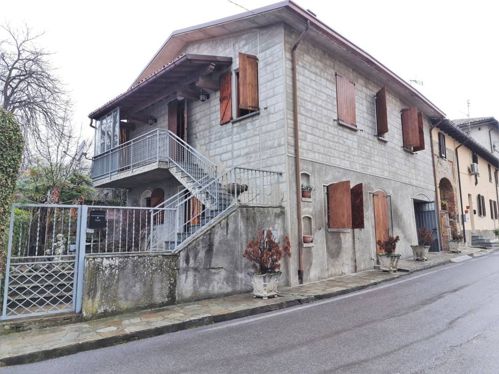 Villa in vendita a Santa Maria della Versa via Giuseppe Garibaldi, 29
