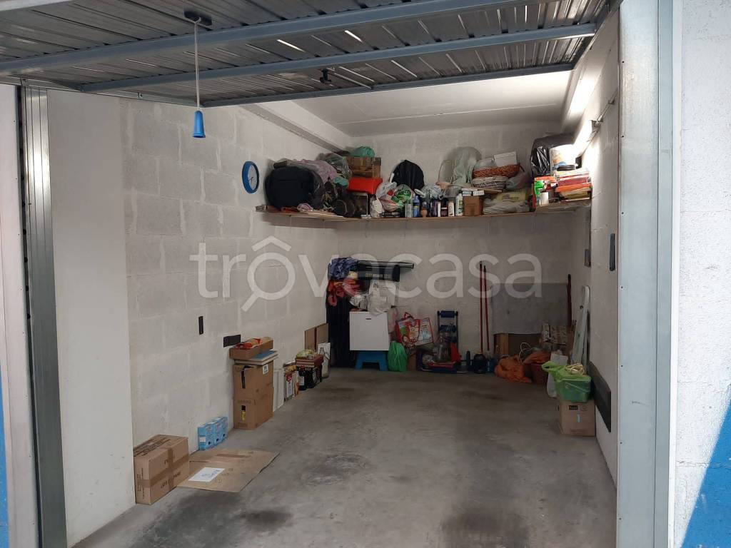 Garage in vendita a Roma via dei Meli